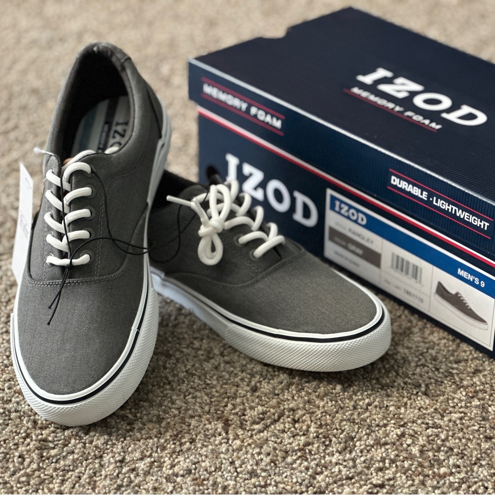IZOD Canvas Shoes